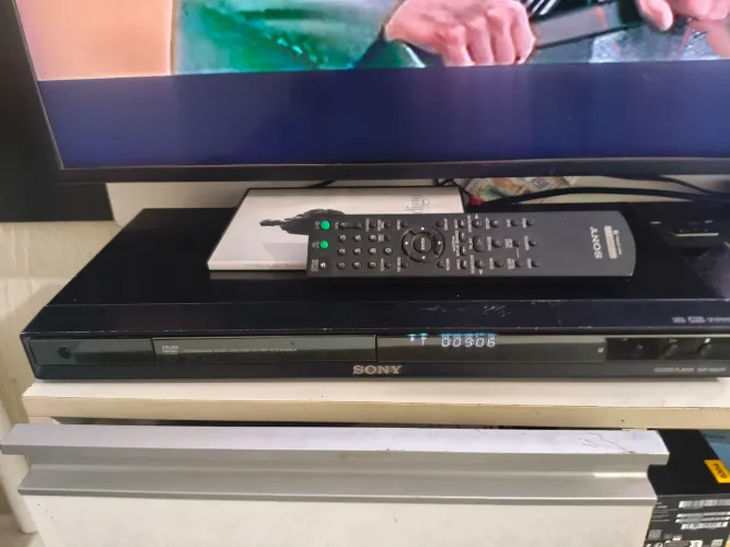 DVD PLAYER SONY(CD,DVD MP3)