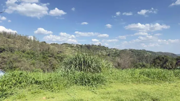 Terreno à Venda no Condomínio Sol Vinhedo Village em Vinhedo, no bairro Marambaia.