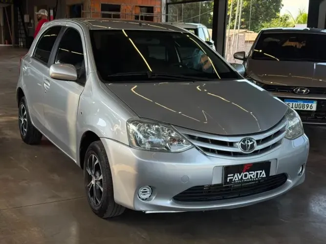 Toyota Etios XS 1.3 Flex 16V 5P Mec. 2013