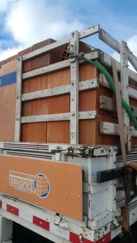 TIJOLO 8 FUROS PROMOÇÃO DE TIJOLOS TAVARES DE PRIMEIRA 
