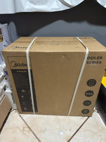 Adega Climatizada Midea 8 garrafas