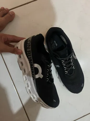 Tênis ON running! Size 42/43