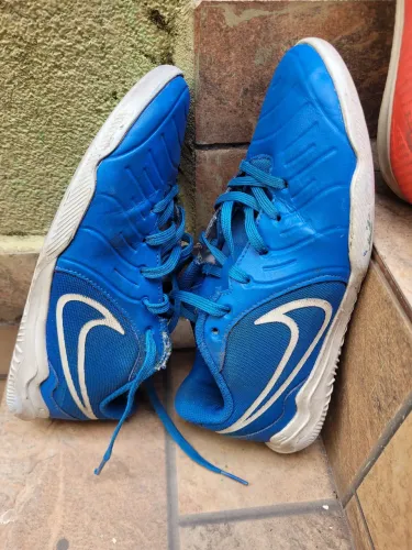 Chuteira salão nike zerada 35