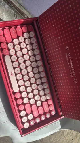 Teclado mecânico Logitech Pop Emoji Keys sem fio rosa