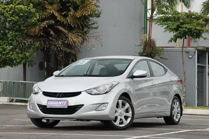 Hyundai Elantra 2.0 16V Flex Aut. 2013