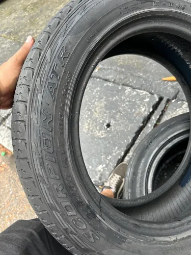Pneu Pirelli  peça única 215/60/17 por 160,00 instalado