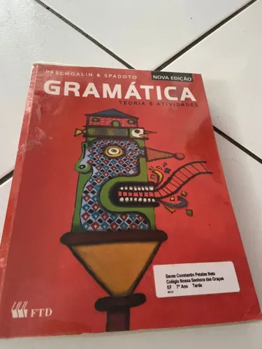Livros de gramática, teoria e atividade de Paschoalin e Spadoto.