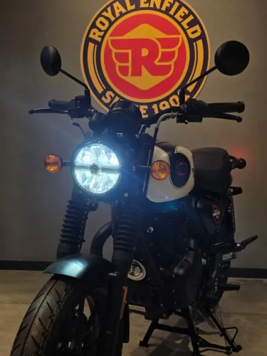 Hunter 350cc Tokyo Black 2027 - Duvallyer Rodrigues - 21 9 9271 71 82 - Royal Enfield