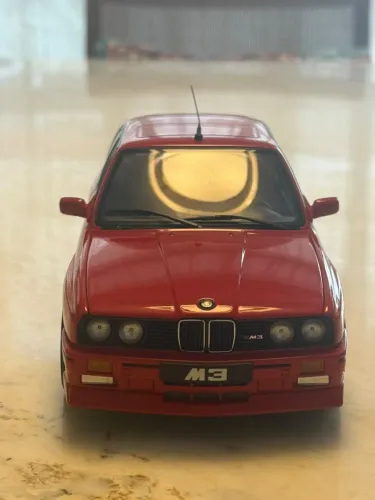 Miniatura 1:18 bmw m3 autoart rara edição c caixa