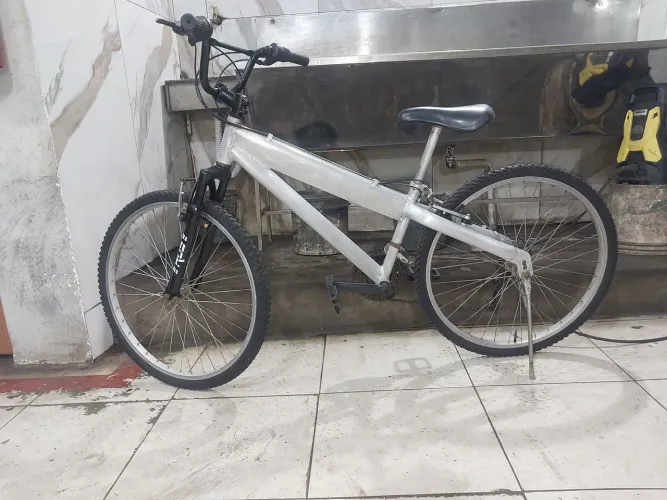 Vendo Bicicleta alumínio 26