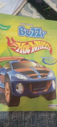 Chiclete de Bola Buzzy Hotwheels original álbum + com apenas 5 figurinhas coladas.