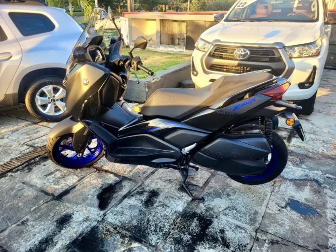 Yamaha Xmax 300 connected abs 2026