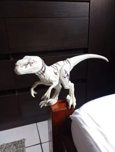 Atrociraptor usado Mattel