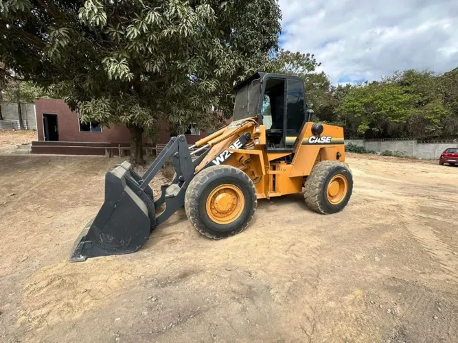 VENDE-SE PÁ CARREGADEIRA CASE W20E