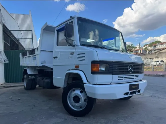 Mercedes-benz 710 2009