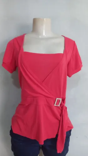 Lote de 20 blusas diversos tamanhos para brechó