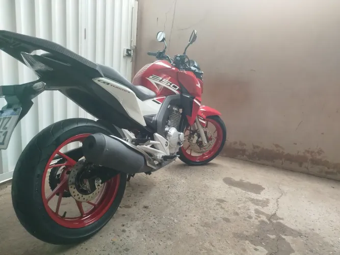 Twister conservadaHONDA CB TWISTER/FLEXONE 250CC