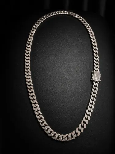 Corrente Grumet Maciça em Ouro Branco 18K