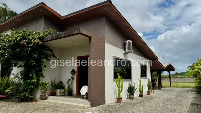 Charmosa casa a venda em Vargen Grande- Florianopolis, 860 m2
