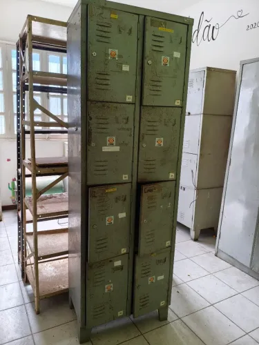 Armário vestiário 8 portas aço ferro prateleira