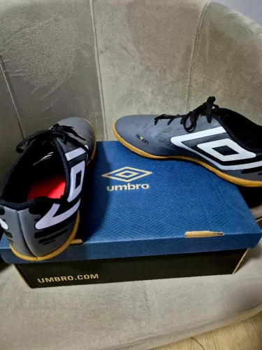Tênis Futsal Umbro Action 41