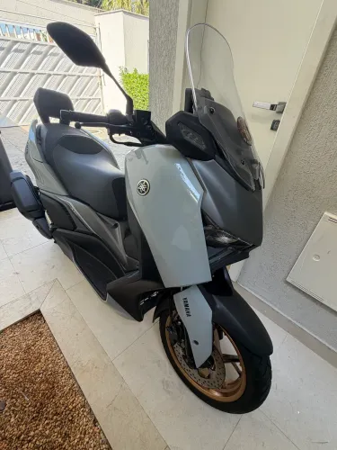 Yamaha XMAX 300 2026 Cinza + Acessórios - Impecável, Estado de Zero!