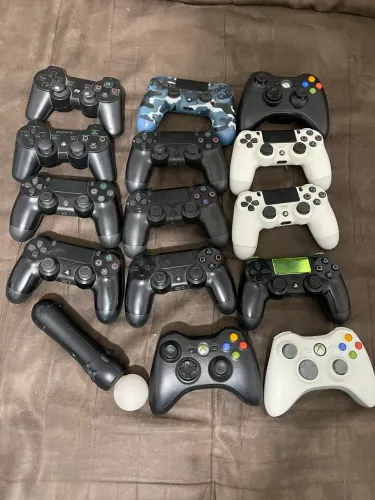 Lote com 15 controles Ps4, Ps3 e Xbox 360