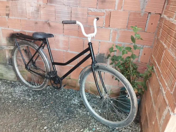 Vendo bicicleta só andar valor 250,00
