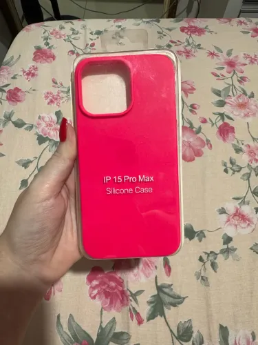 Capa iPhone 15 Pro Max rosa neon