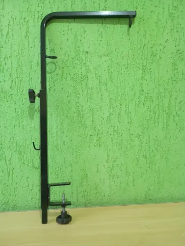 Girafa removível (suporte) para tosa de pets.  Seminovo. Perfeito estado. 