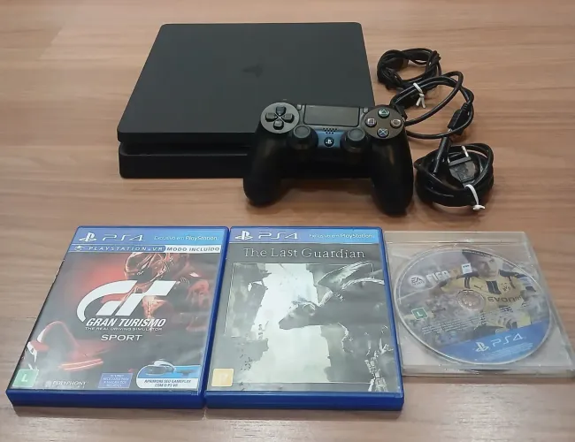 PlayStation 4 Slim
