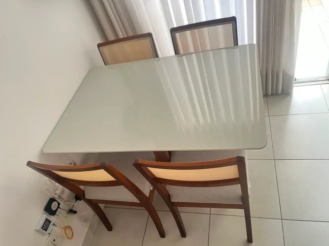 Mesa nova 4 lugares