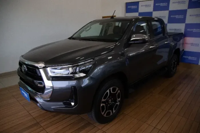 Toyota Hilux CD SRX 4X4 2.8 TDI 16V Diesel Aut. 2025