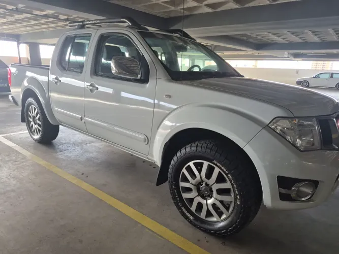 Nissan Frontier SL CD 4X4 2.5tb Diesel AUT 2015
