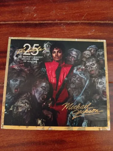 Michael Jackson Cd e dvd comemorativo 25 anos thriler 