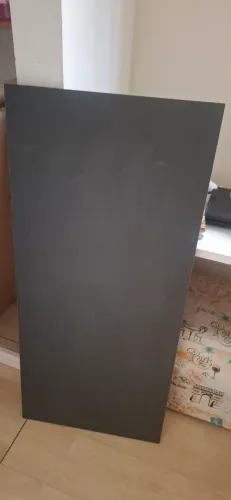 Madeira de MDF nova em ótimo estado 103x51