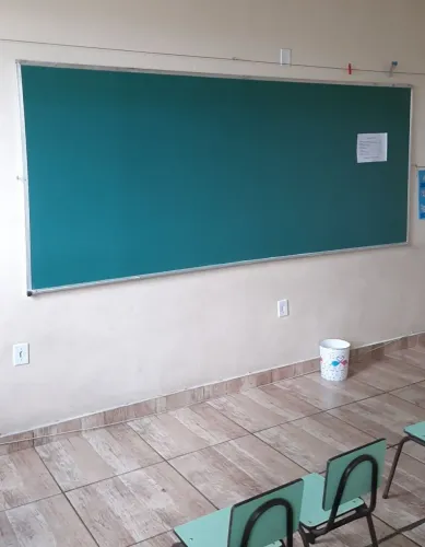 Quadro verde escolar de giz - 3m X 1.20m