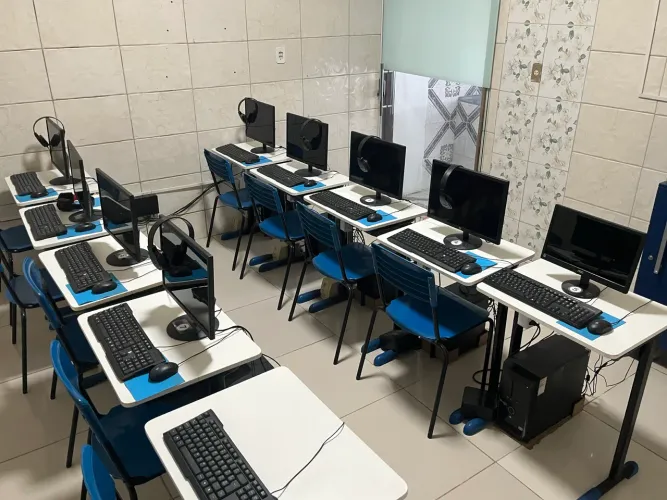 Sala Completa de Informática