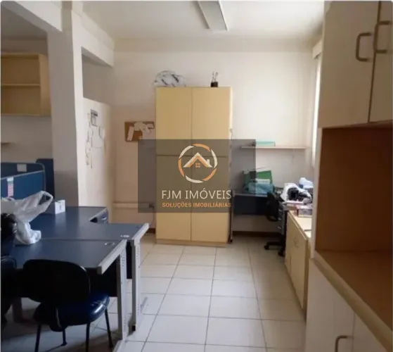 Conjunto/Sala em Badu - Niterói com 154M², 2 Banheiros por R$ 430.000 - Venda