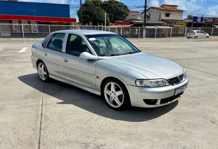 Chevrolet Vectra CD 2.2 16V / 2.0 16V Mec./aut. 2004