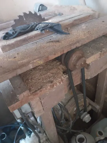 Vendo máquina cortar de madeira entre outros 