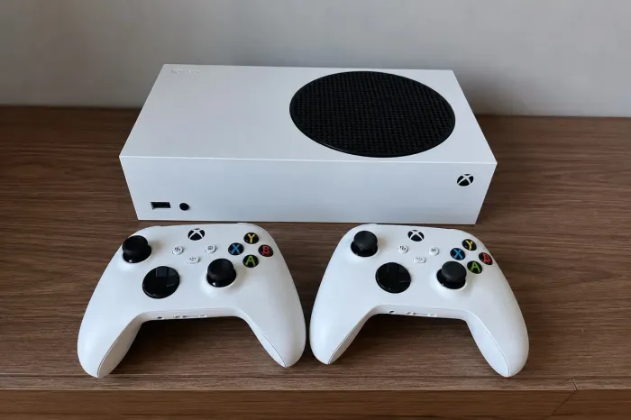 Vendo Console Xbox Series S 512GB + 2 Controles