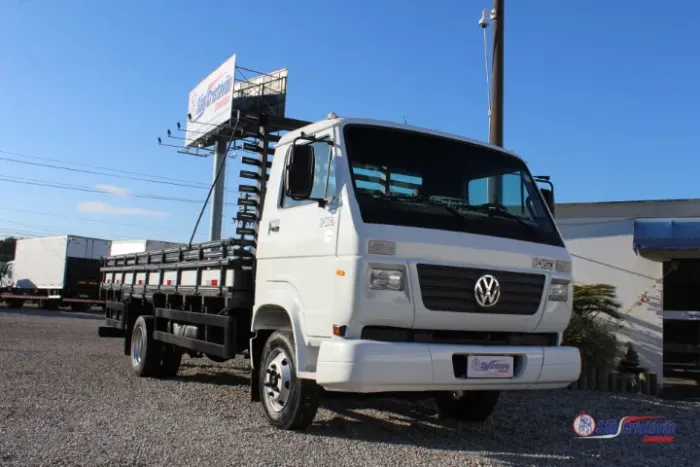 Vw 8-150 com carroceria de madeira