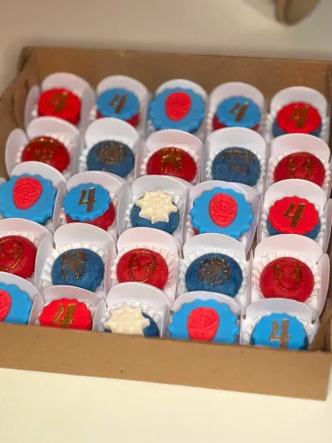 Docinhos personalizados 165$ cento