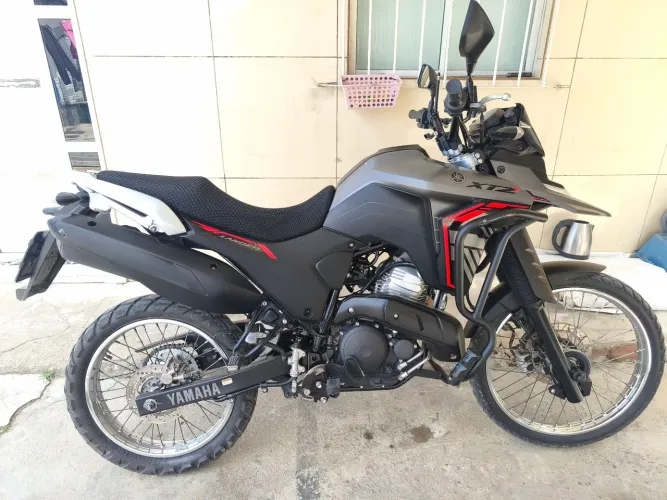 Lander 250 connected cinza sem detalhes revisada moto de procedência