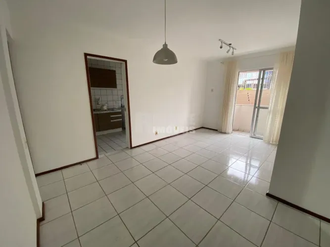 Ótimo apartamento de 02 dormitórios para locação no bairro Pantanal, próximo da UFSC!