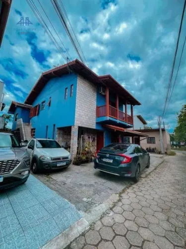 BELLA FLORIPA IMÓVEIS - ALUGA EXCELENTE CASA 150m² MOBILIADA NO JOÃO PAULO.