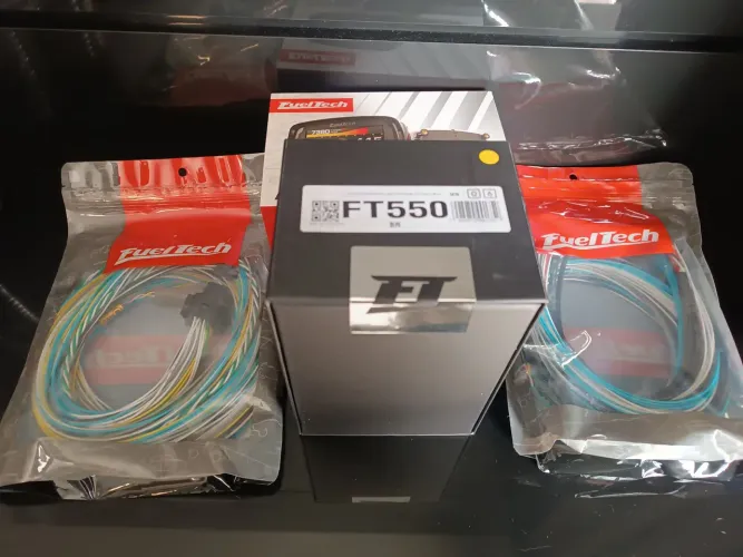 Fueltech ft550 com chicotes 