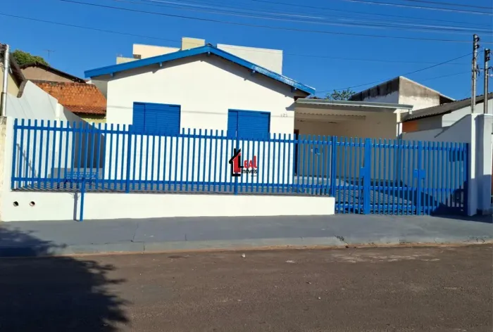 Casa para Locação em Presidente Prudente, EVEREST, 3 dormitórios, 1 suíte, 1 banheiro, 1 v