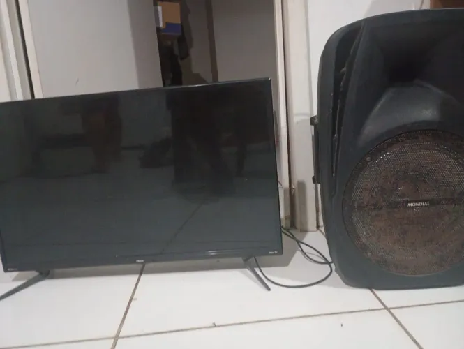 Tv e caixa de som